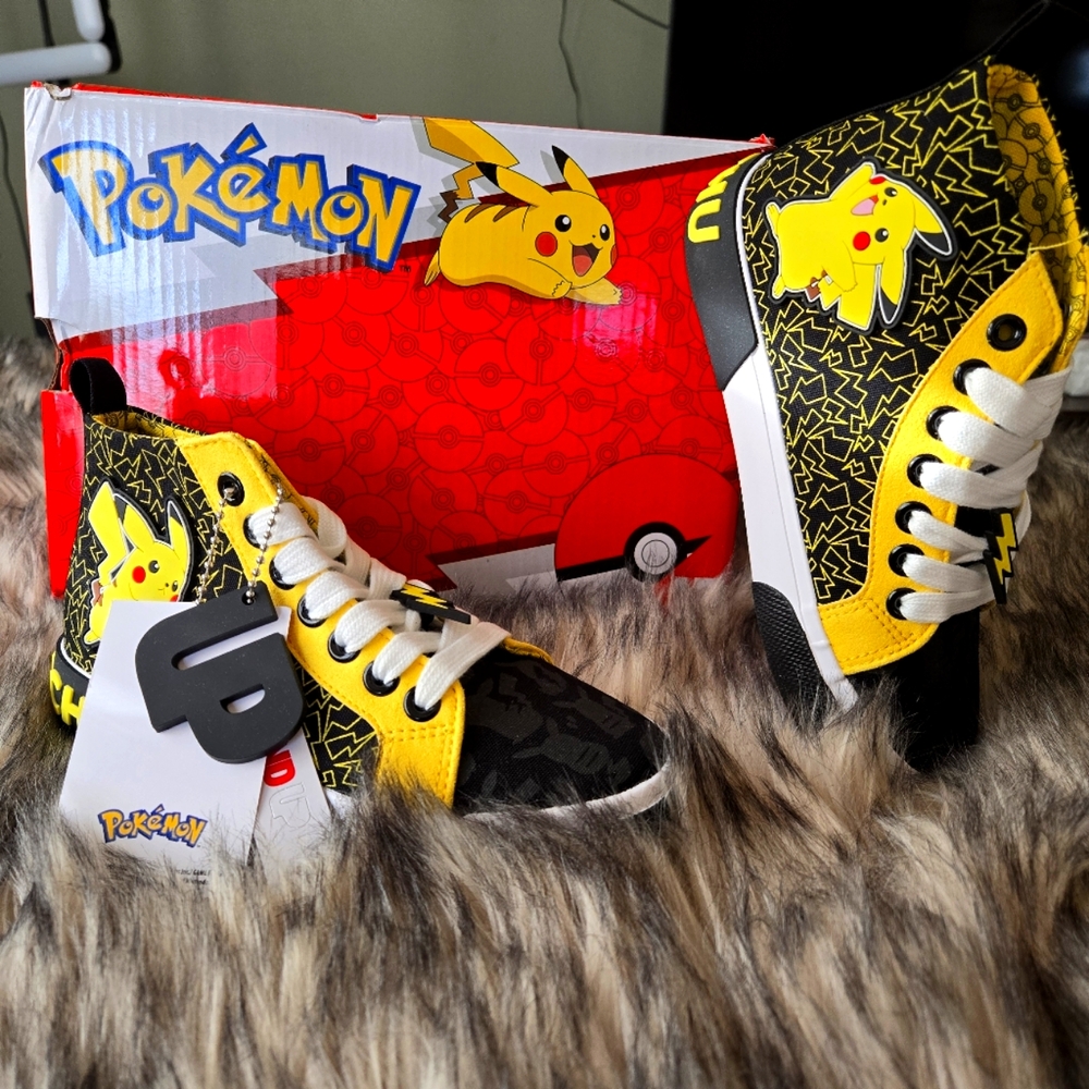 Kids Pokémon shoes sz 3